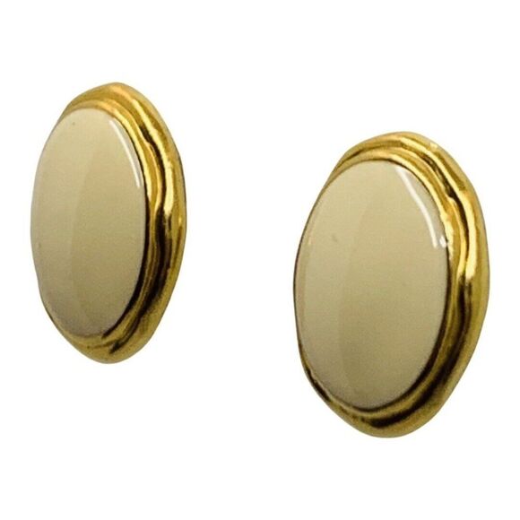 Vintage Trifari Cream Off White Enamel Oval Gold Tone Button Pierced Earrings - Picture 4 of 8